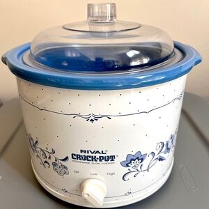 Vintage Rival Blue&White Crock Pot Cooker Model 3120–2.5 Qt–Excellent Condition